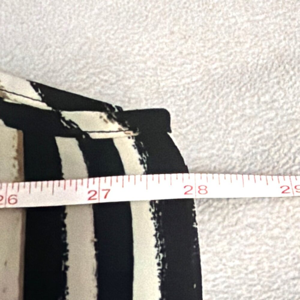Cato Woman Black & White Striped Sleeveless High-Low Tunic Top Size 26/28W - Picture 5 of 6